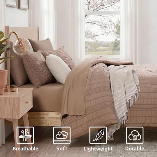 Save 35% on CASAAGUSTO 7-Piece Queen Comforter Set - Image 6